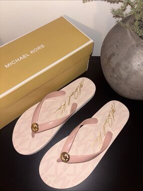 Michael Kors Jet Set Flip Flop Color: Ballet